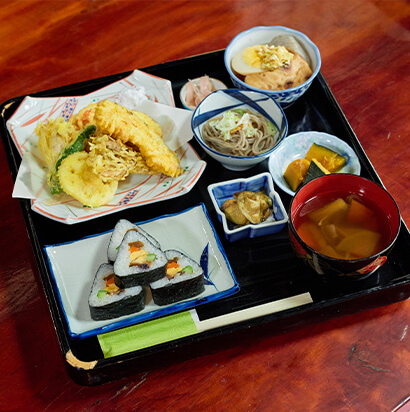 豊坂屋